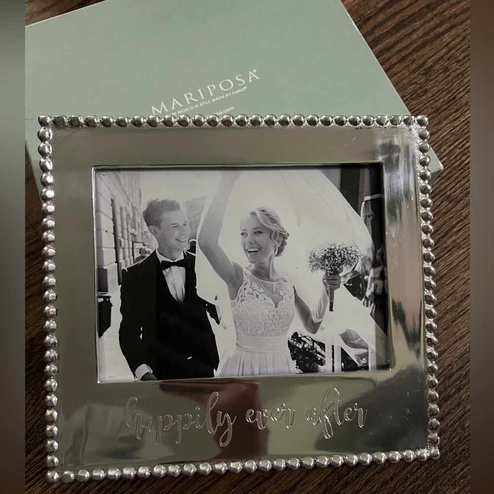 Mariposa “happily ever after” picture frame